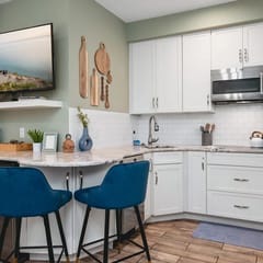 Primrose Studio 1BR Studio near Downtown Beaches Wineries