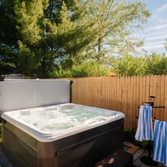 Northern Sky Cottages | 3 Houses | 8BR | 4BA | 2 Hot Tubs | Game Shed & Private Yard