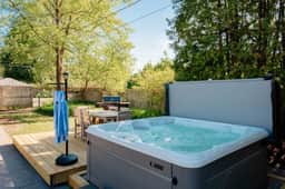 Luna Cottage | Hottub | 3BR House Near Downtown & TART Trail | Grill - Image 2