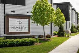 Hamilton Place | Lakestone 2BR | Near Downtown Beaches - Image 2