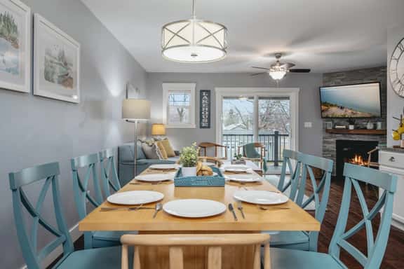 *NEW* The Marina 3BD Townhome Downtown Beaches Wineries - Image 1
