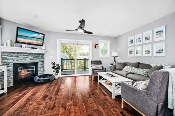Lakescape | Modern 3BD Townhome | Downtown | Wineries - Image 1