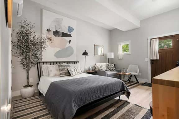 H Studio | Close to Downtown | Beaches | Wineries - Image 1