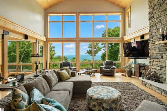 Spyglass Ridge Retreat – 6BR Luxury Bay Access Estate in Suttons Bay - Image 1