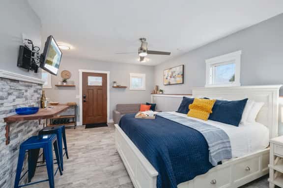 Studio TC Close to Downtown Beaches and Wineries - Image 1
