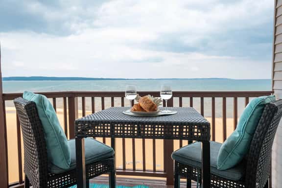 Waterfront Haven 215|Balcony|Direct Beach Access|Near Downtown - Image 1