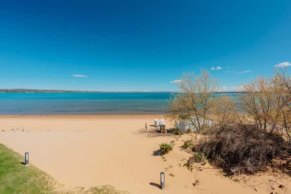 Waters Edge 220 | Beachfront Condo | Balcony | Near Downtown - Image 1
