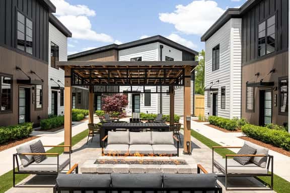 Hamilton Place | Dunecrest Building 10BR | Near Downtown + Trails - Image 1