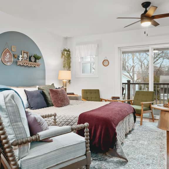 *NEW* Ivy House 3BR Townhome Downtown Beaches Wineries - Image 1