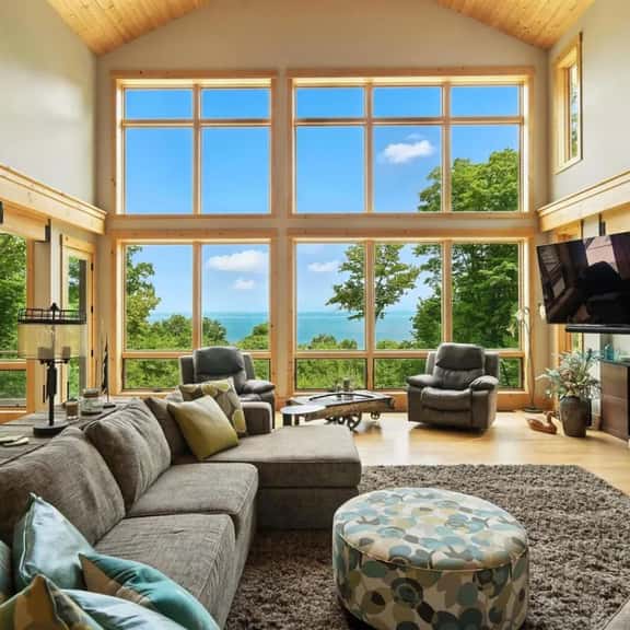 Spyglass Ridge Retreat – 6BR Luxury Bay Access Estate in Suttons Bay - Image 1