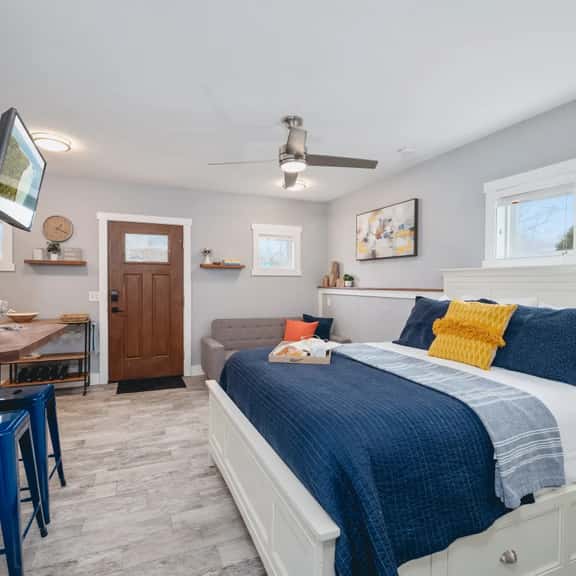 Studio TC Close to Downtown Beaches and Wineries - Image 1