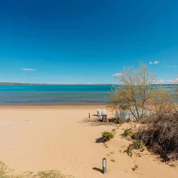Waters Edge 220 | Beachfront Condo | Balcony | Near Downtown - Image 1