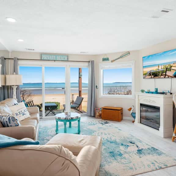 Coastal Serenity 108 |Beachfront Condo |Near Downtown - Image 1