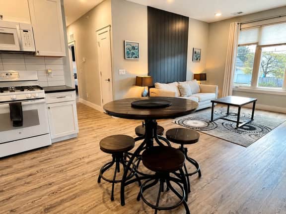 The Haven 10 | 2BR | Rooftop Patio |Downtown