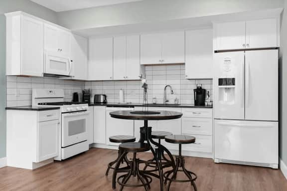 The Nest 7 | 2BR | Rooftop Patio | Downtown