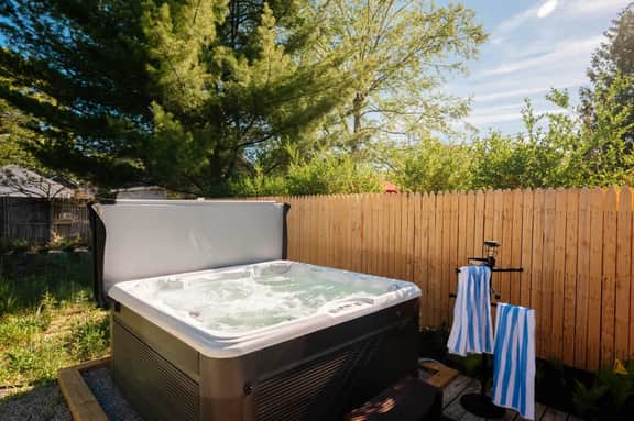 Northern Sky Cottages | 8BR | 4BA | 2 Hot Tubs | Game Shed & Private Yard - Image 2