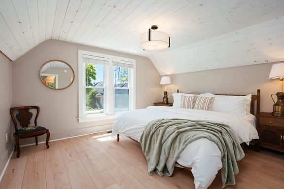 Northern Sky Cottages | 8BR | 4BA | 2 Hot Tubs | Game Shed & Private Yard