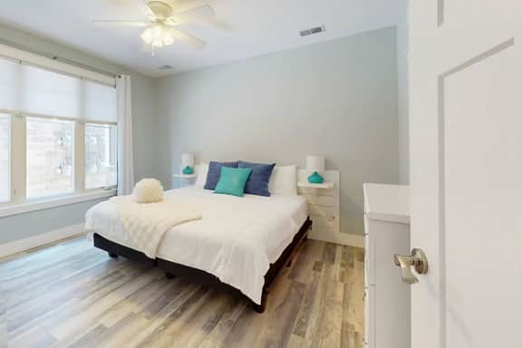 The Cove 5 | 2BR | Rooftop Patio | Downtown - Image 5