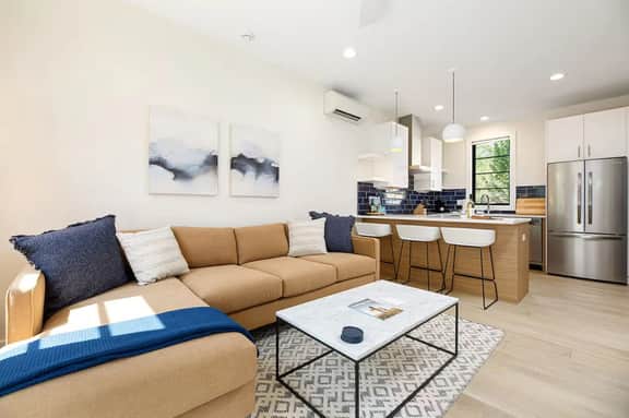 Hamilton Place: Bayside Building 301 - Image 4