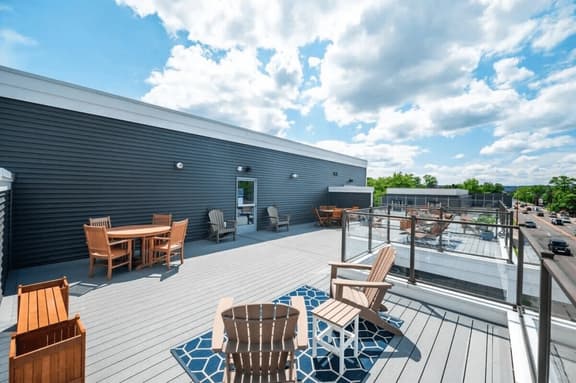 The Nook 8 | 2BR | Rooftop Patio | Downtown